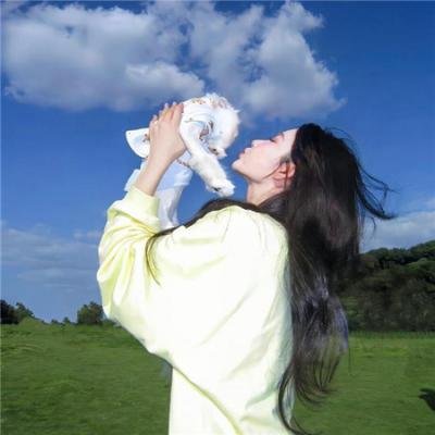 桃花含露又春风